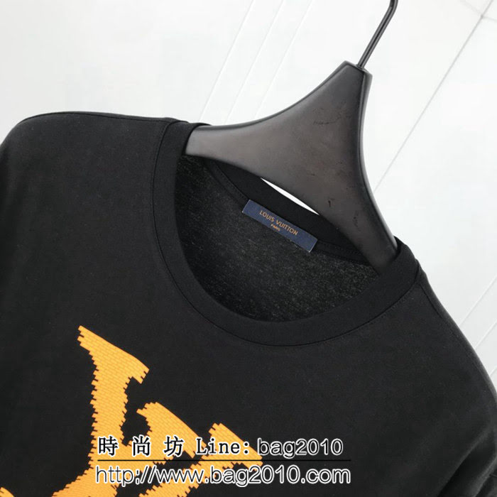 LV路易威登 19早春新款 大LV字母印花 白色純棉 男款短袖 ydi1973